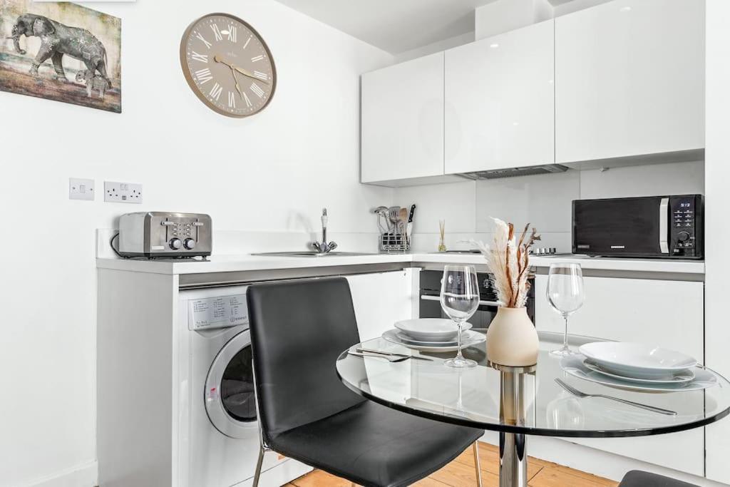 Spacious And Delightful Sleep 5 Piccadilly Vrc Londra Exterior foto